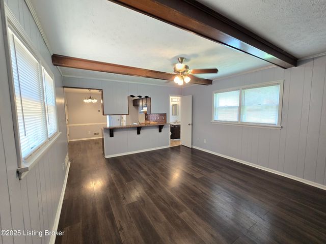 9313 Le Beau Ct, Louisville, KY 40299