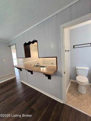 9313 Le Beau Ct, Louisville, KY 40299