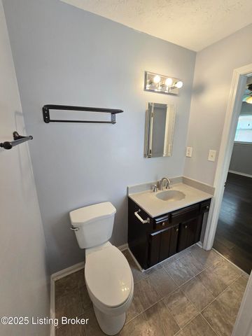 9313 Le Beau Ct, Louisville, KY 40299