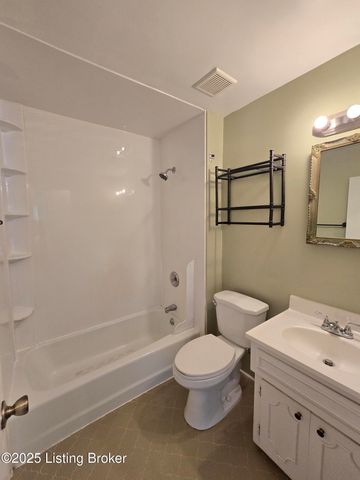 9313 Le Beau Ct, Louisville, KY 40299