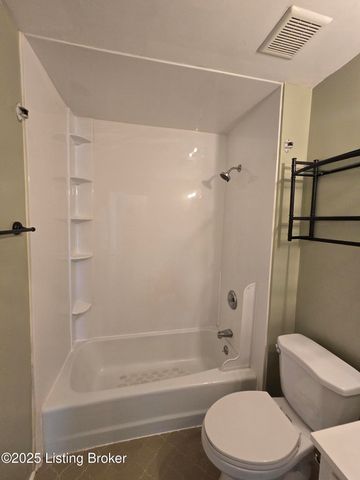 9313 Le Beau Ct, Louisville, KY 40299