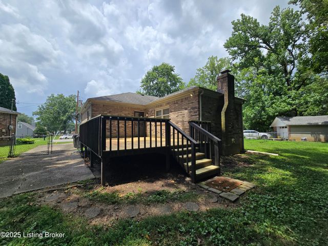 9313 Le Beau Ct, Louisville, KY 40299