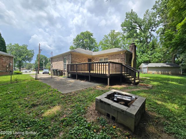 9313 Le Beau Ct, Louisville, KY 40299