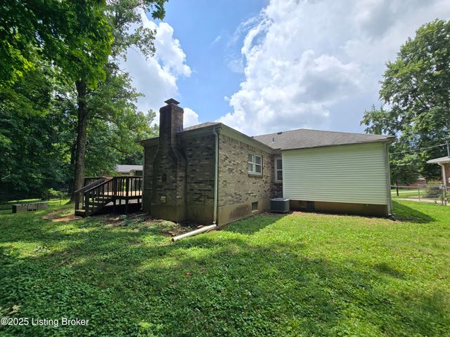 9313 Le Beau Ct, Louisville, KY 40299