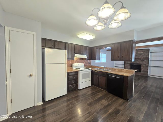 9313 Le Beau Ct, Louisville, KY 40299