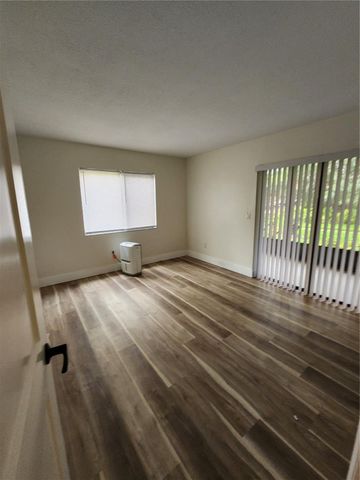 11809 RAINTREE LAKE LANE B, Tampa, FL 33617