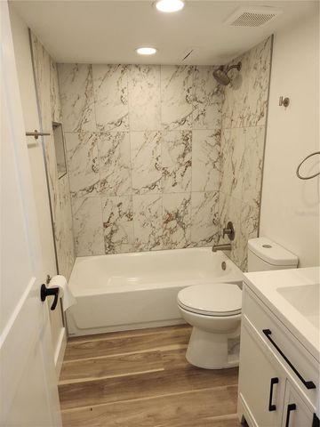 11809 RAINTREE LAKE LANE B, Tampa, FL 33617