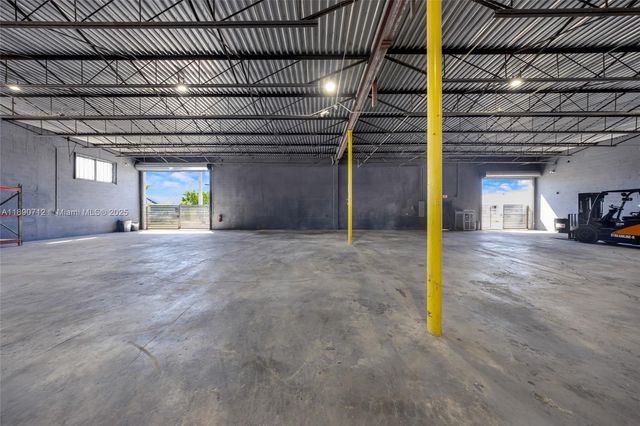 2450 NW 151st St, Opa-locka, FL 33054