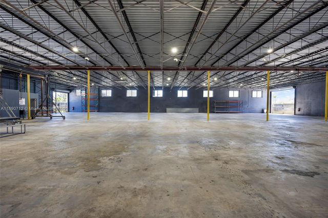 2450 NW 151st St, Opa-locka, FL 33054