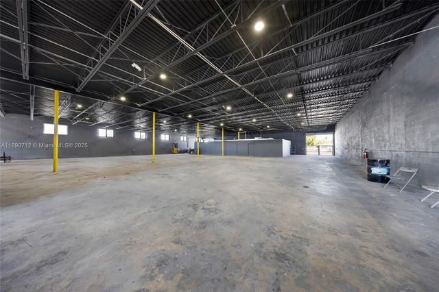 2450 NW 151st St, Opa-locka, FL 33054