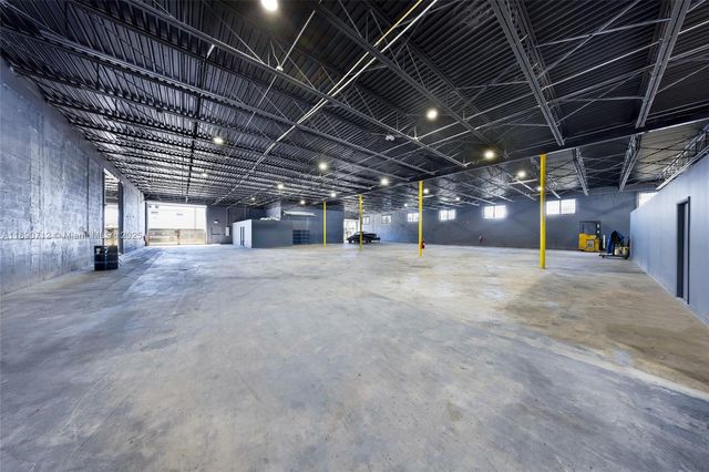 2450 NW 151st St, Opa-locka, FL 33054