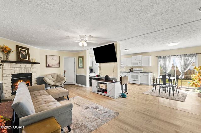 6097 Dutch Elm Drive, Joplin, MO 64804