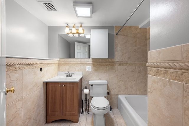 11 Wiget Street 1, Boston, MA 02113