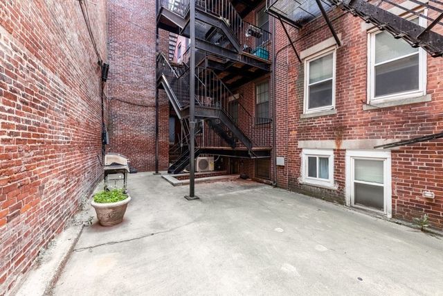 11 Wiget Street 1, Boston, MA 02113