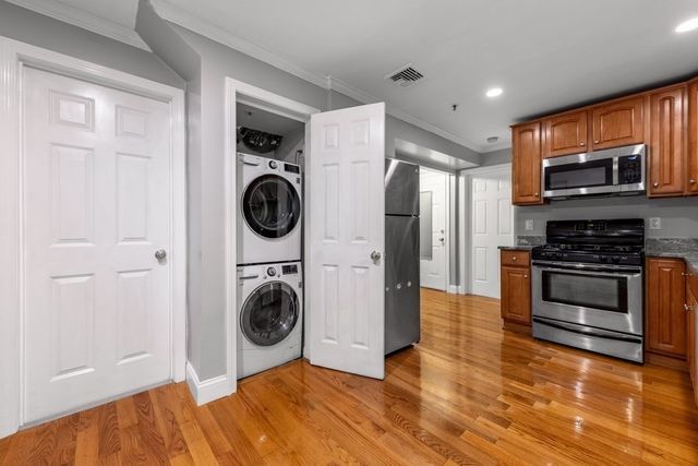 11 Wiget Street 1, Boston, MA 02113