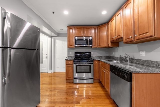 11 Wiget Street 1, Boston, MA 02113