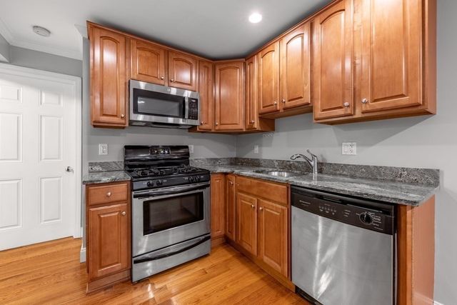 11 Wiget Street 1, Boston, MA 02113
