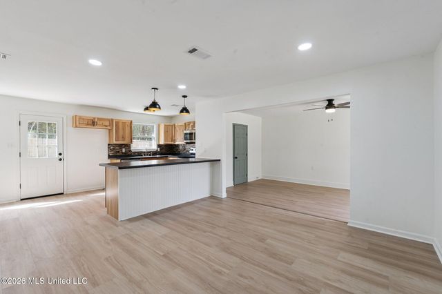 2217 Briargate Drive, Gautier, MS 39553