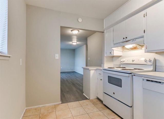 912 NW 24th Street, Moore, OK 73160