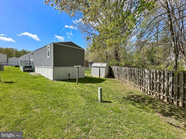 7800 TAYLOE DR #13, Manassas, VA 20112