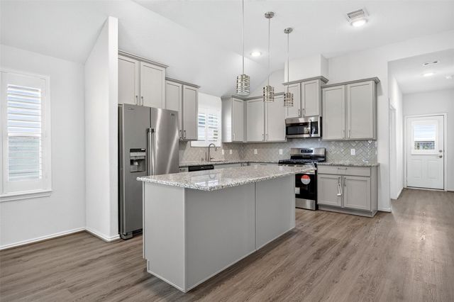 4419 Waterside Cove Lane, Houston, TX 77053