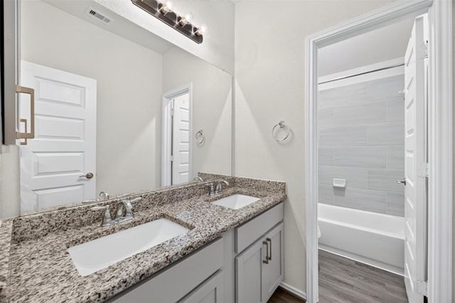 4419 Waterside Cove Lane, Houston, TX 77053
