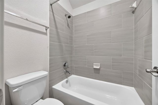 4419 Waterside Cove Lane, Houston, TX 77053