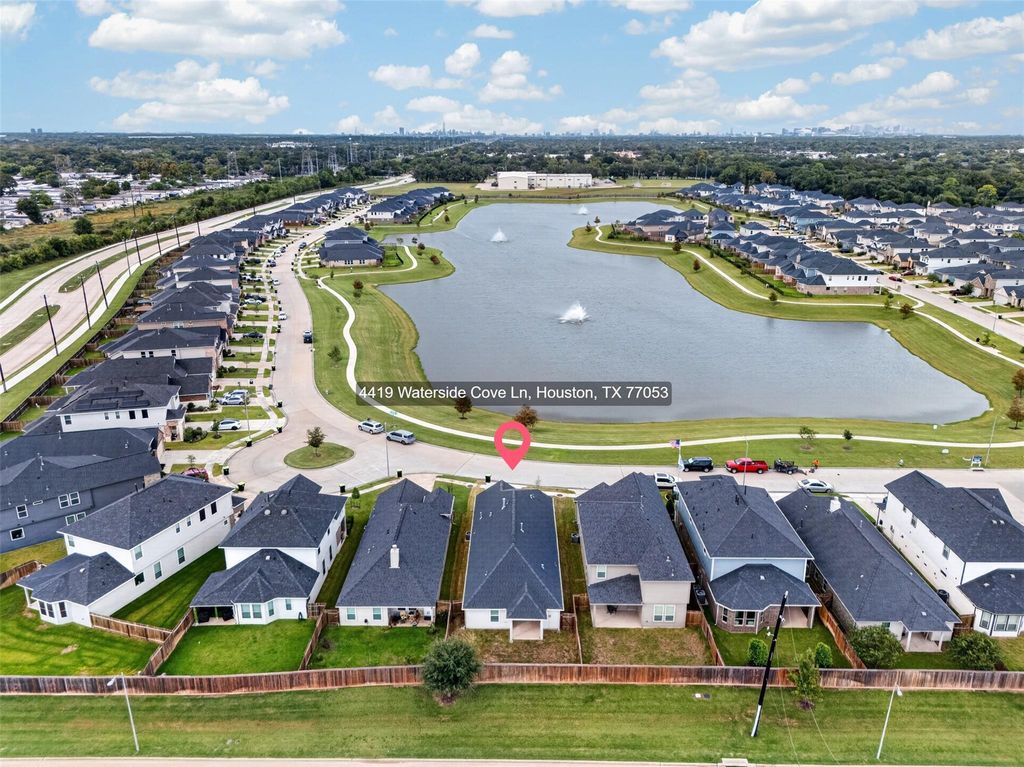 4419 Waterside Cove Lane, Houston, TX 77053