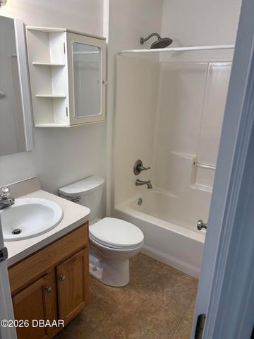 23 Zoeller Court, Palm Coast, FL 32164