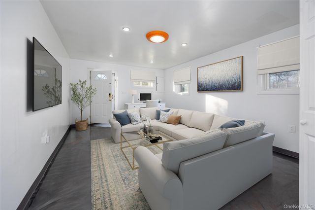 21 Amarillo Drive, Nanuet, NY 10954