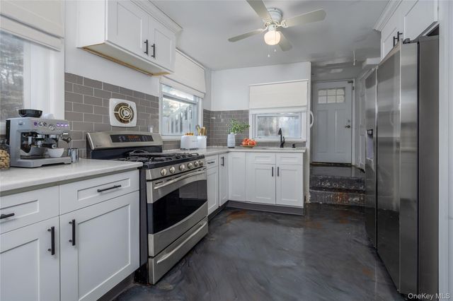 21 Amarillo Drive, Nanuet, NY 10954