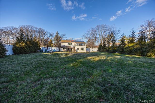 21 Amarillo Drive, Nanuet, NY 10954