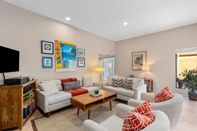 4890 N Winners Circle B, Palm Springs, CA 92264