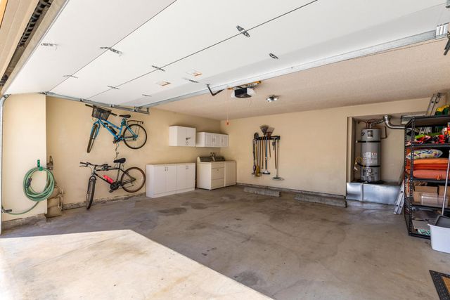 4890 N Winners Circle B, Palm Springs, CA 92264