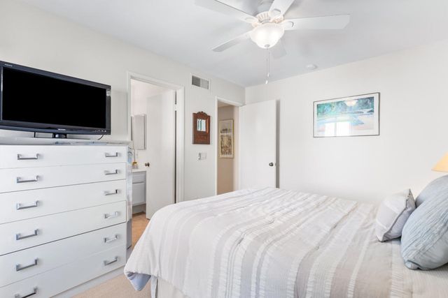 4890 N Winners Circle B, Palm Springs, CA 92264