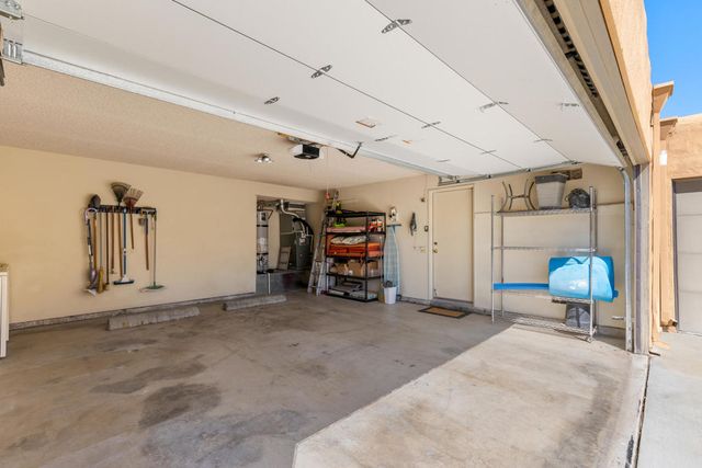 4890 N Winners Circle B, Palm Springs, CA 92264