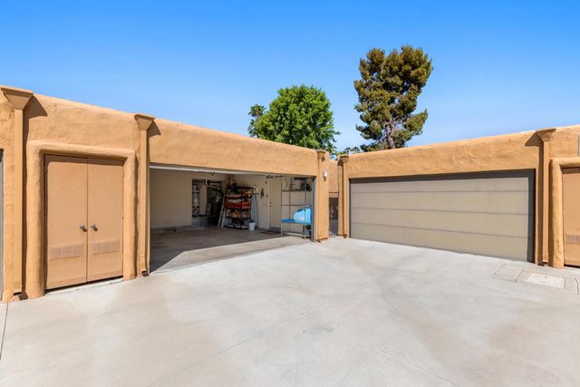 4890 N Winners Circle B, Palm Springs, CA 92264