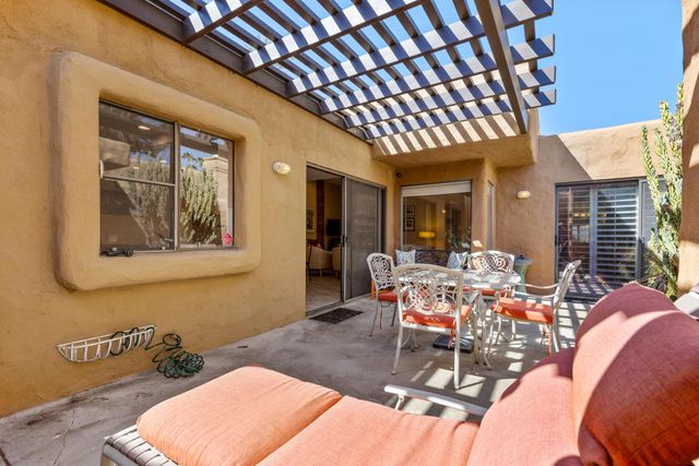 4890 N Winners Circle B, Palm Springs, CA 92264