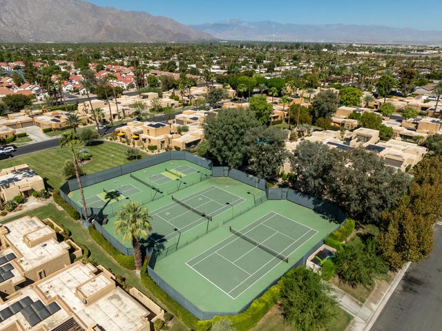 4890 N Winners Circle B, Palm Springs, CA 92264
