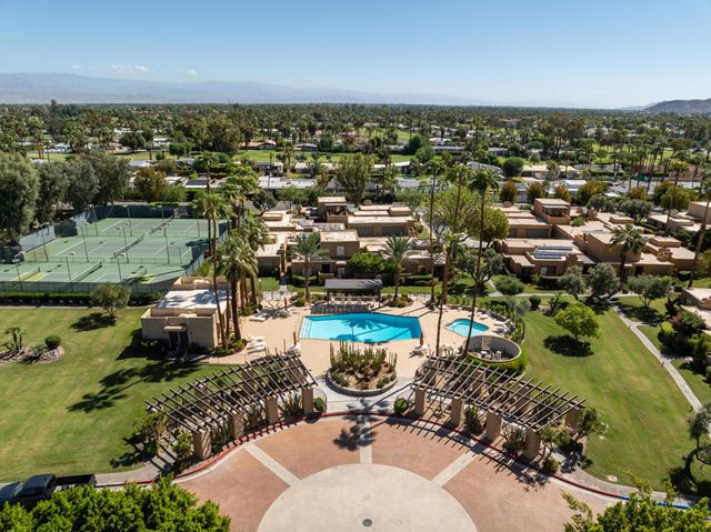 4890 N Winners Circle B, Palm Springs, CA 92264