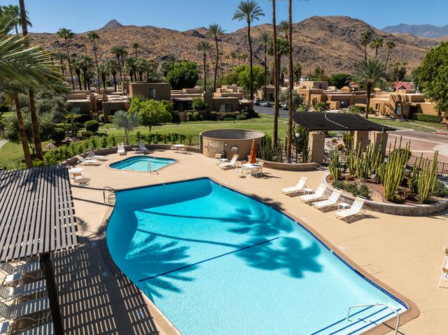 4890 N Winners Circle B, Palm Springs, CA 92264