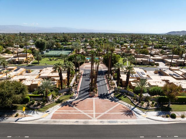 4890 N Winners Circle B, Palm Springs, CA 92264