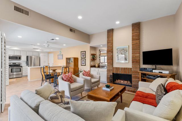 4890 N Winners Circle B, Palm Springs, CA 92264