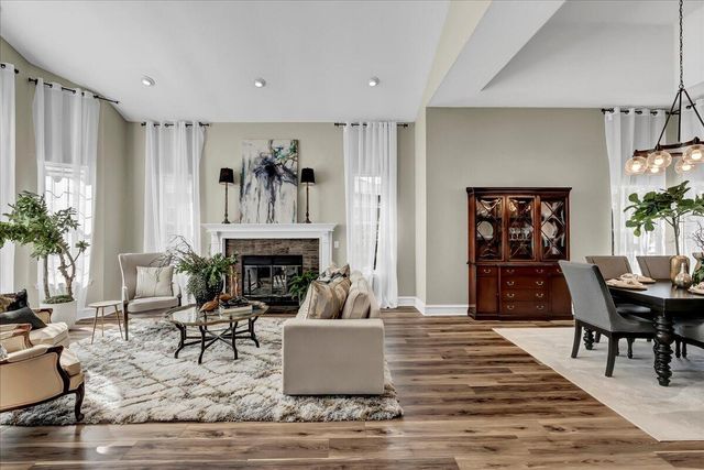 2511 E Harter Court, Visalia, CA 93292