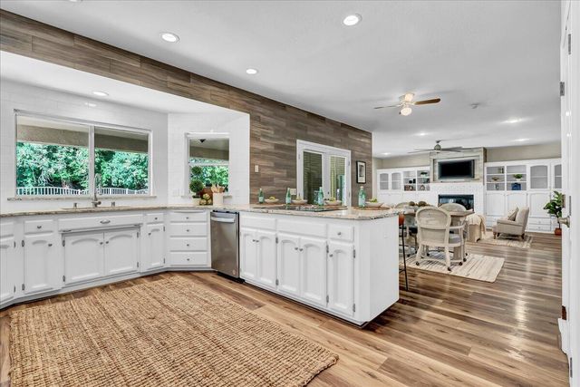 2511 E Harter Court, Visalia, CA 93292