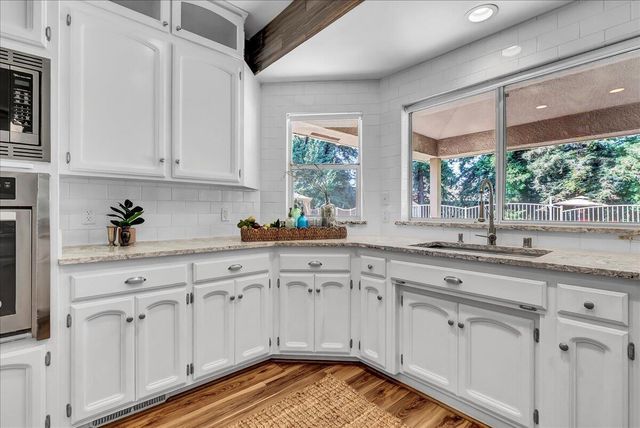 2511 E Harter Court, Visalia, CA 93292