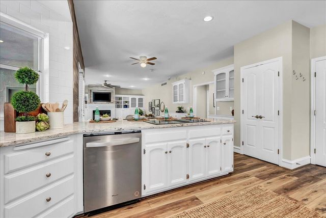 2511 E Harter Court, Visalia, CA 93292