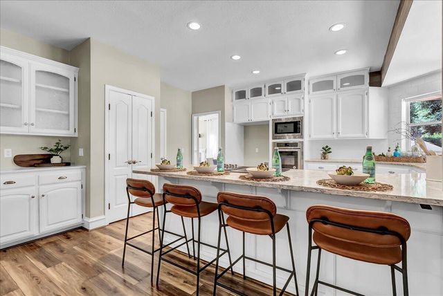 2511 E Harter Court, Visalia, CA 93292