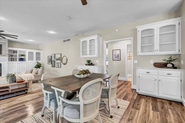 2511 E Harter Court, Visalia, CA 93292