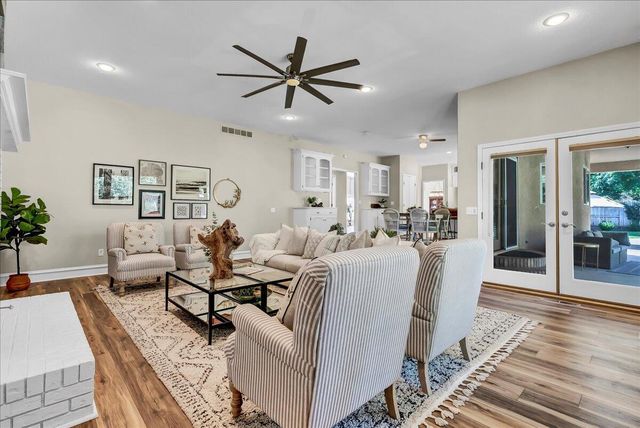 2511 E Harter Court, Visalia, CA 93292